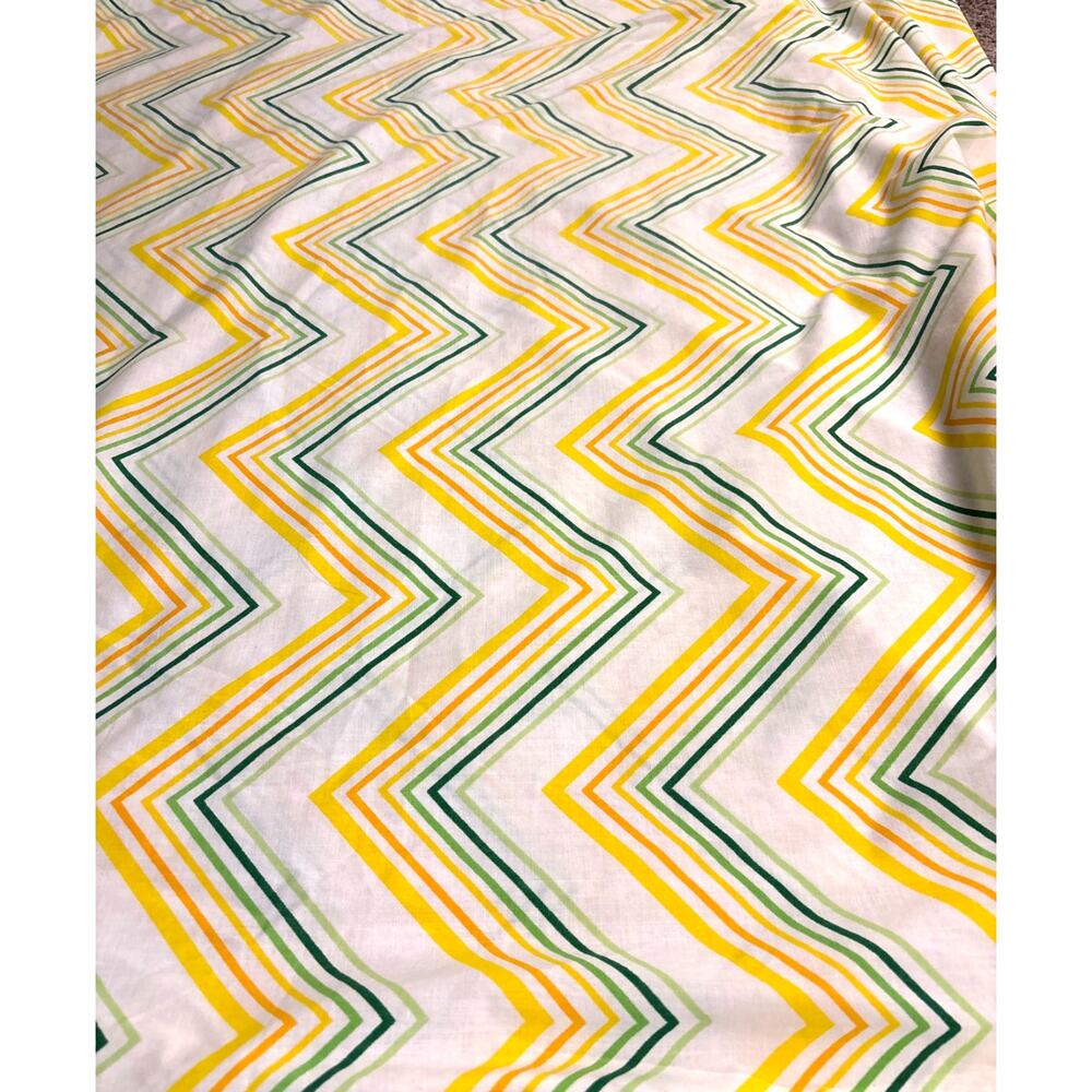 Vintage Twin Fitted Sheet Edgemont Retro 70s 80s Chevron Green Yellow Orange